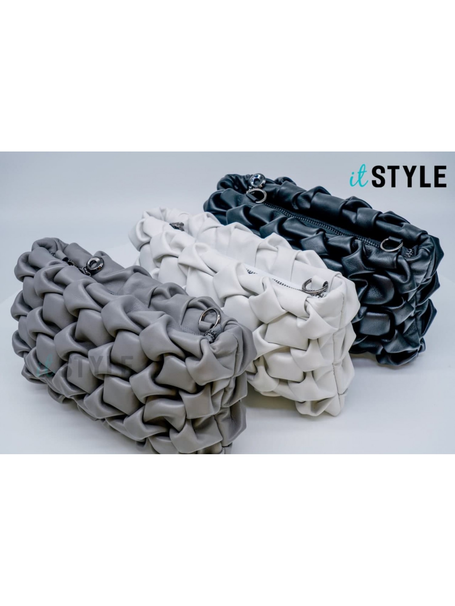 Rankinė delninė Marija